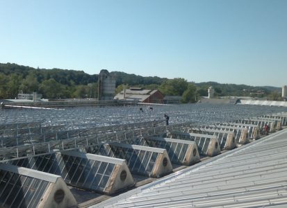 SONČNA ELEKTRARNA VELIKOSTI 6000 m2NA PROIZVODNJI HALI MEBLO V NOVI GORICI 2011